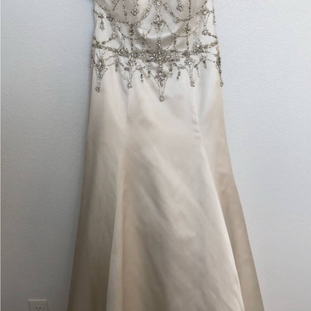 Maggie Sottero Alabaster Leandra Marie Dress - 10 - Picture 11 of 11